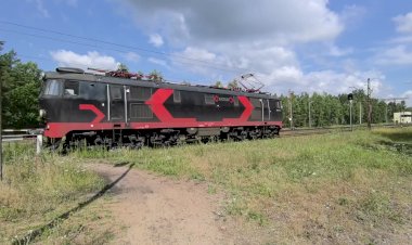 Электровоз 201eo-011 отправление маневровым порядком