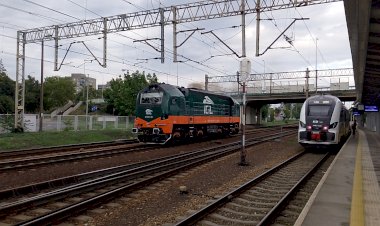 "Бывшая М62" Тепловоз 311D-05 следует маневровым порядком