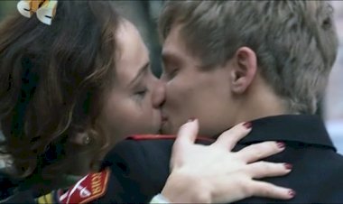 Некрасивый все таки мезальянс у женщины и юноши