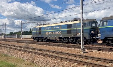 Пять электровозов в сплотке! Электровоз ET22-1064 с перегоняемыми ET41 и ET22