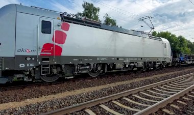 Электровоз Вектрон с рельсовыми плетями