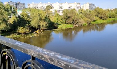 Чистка реки. Экскаватор амфибия