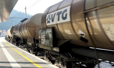 Электровозы Вектрон 1293-094/1293-109 с цистернами