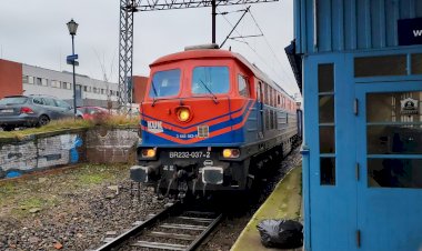 Тепловоз BR232-037 - 2 с полувагонами
