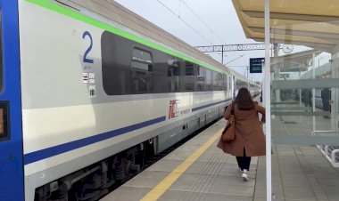 Электровоз EP09-022 с поездом Краков Главный - Свиноуйсьце