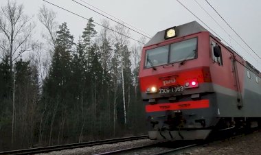 По неправильному пути, 2ЭС6-1369 Синара с очень приветливой бригадой!