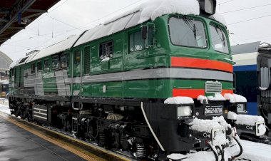 Тепловоз 2M62Y-0070A резервом