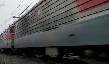 ВЛ11-076/314А с грузовым поездом