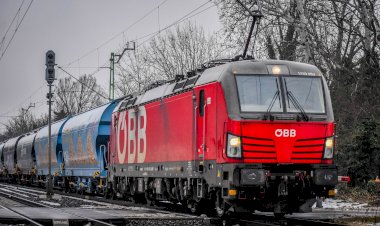 Электровоз Вектрон 1293-053 с хопперами