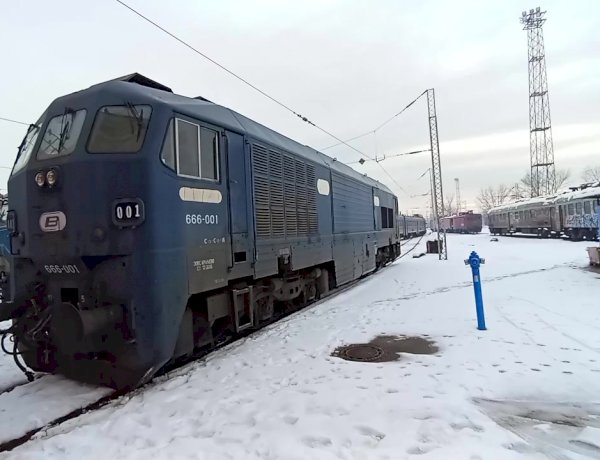 Сербия, тепловоз 666-001 ДИНАРА, звук холостого хода дизеля.