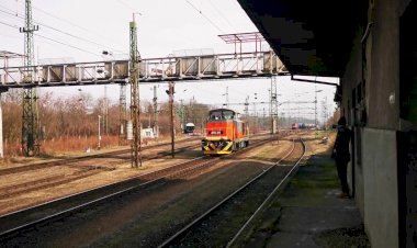 Маневровый тепловоз 478 211 следует резервом