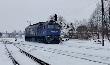 Тепловоз M62-1202 следует резервом