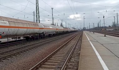 Электровоз Вектрон с цистернами для сжиженного газа