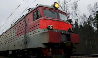 Очень приветливый ВЛ11М-414 с контейнерным поездом