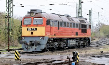 Тепловоз 628 316 выполняет манёвры в Ференцварош Келети