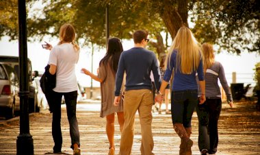 Осторожно любопытные, злые и завистливые люди.