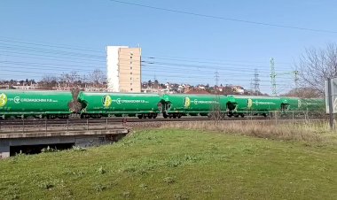 Электровоз Шкода с хопперами