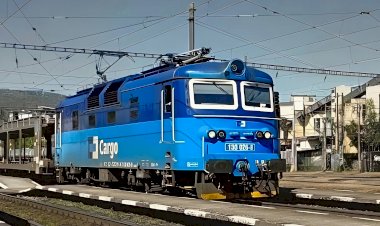 Электровоз Шкода 130 026-8 с вагонами автовозами