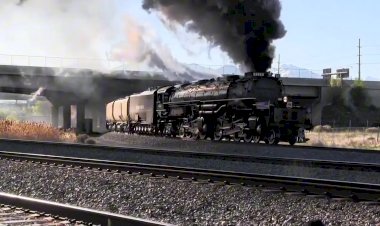 Паровоз Big Boy 4014 из Юты в Элко, штат Невада