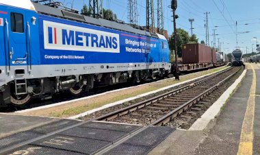 Электровоз Вектрон с контейнерным поездом