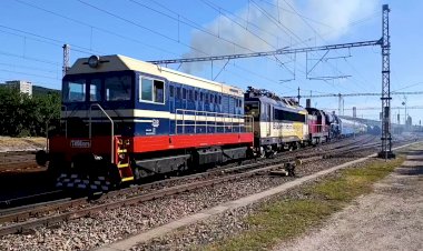 Мега сплотка, Тепловоз ЧМЭ2 с перегоняемыми вагонам и локомотивами