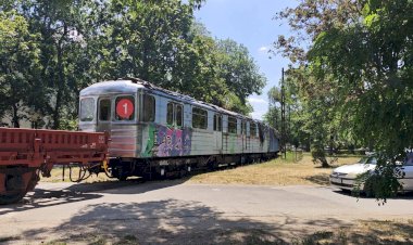 Вагоны Ев, переделанные под Нью-Йоркские для съёмок в кино со Шварценеггером.