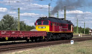 Дал Медведя! Тепловоз М62 (628 168) с грузовым поездом