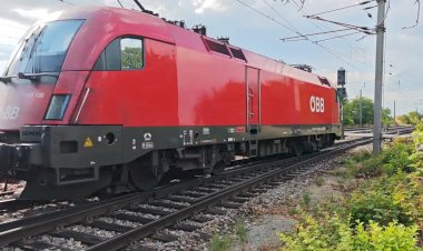 Электровоз Таурус 1116-126 с наливным поездом