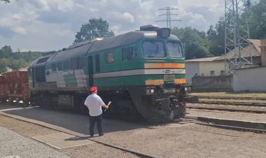 Отправление тепловоза 2М62-0378Б с хопперами дозаторами