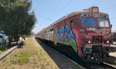 Уходящие в историю, электропоезд ЭР25 отправление со станции