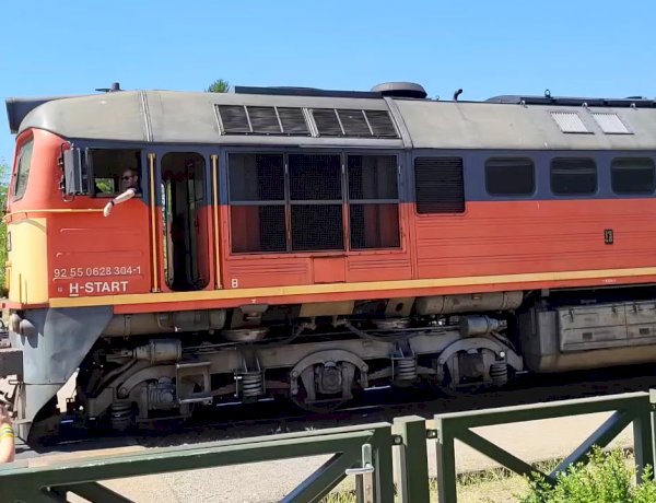 Тепловоз М62 (628 304) отправление с пассажирским поездом